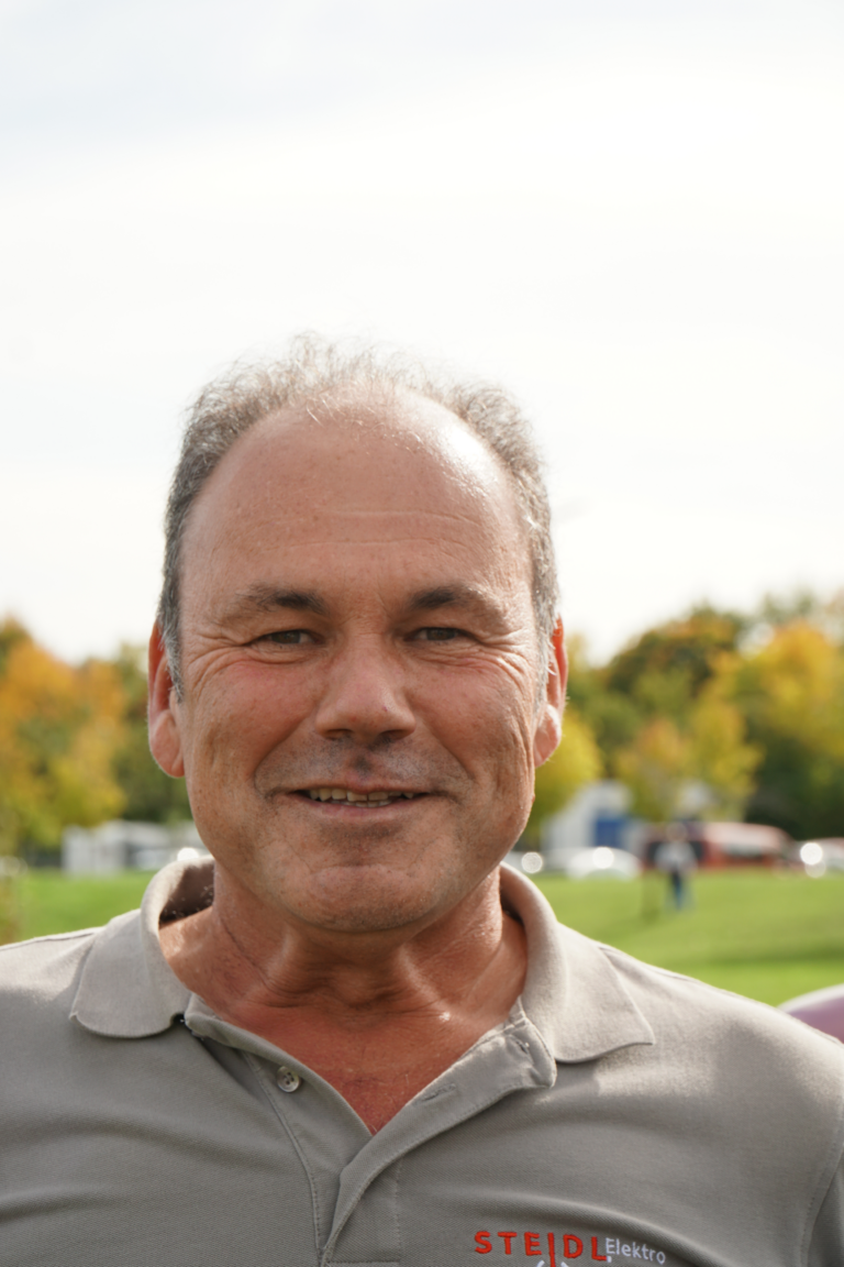 Robert (Meister d. Elektrotechnik u. Geschäftsführer)